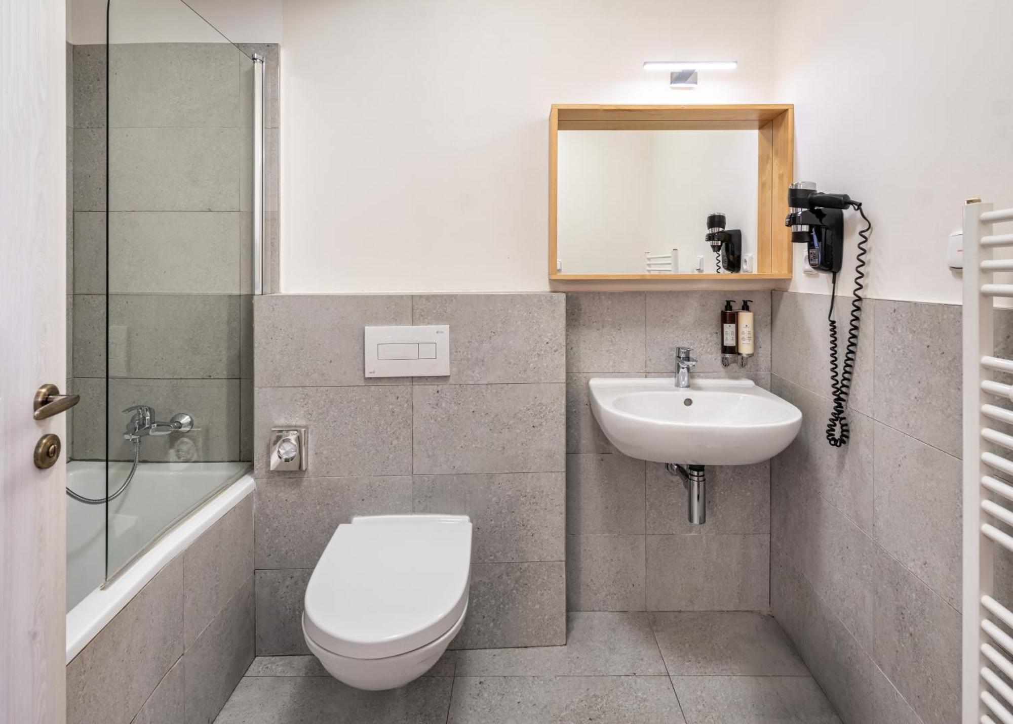 7 Tales Apartments By Adrez Prague Phòng bức ảnh